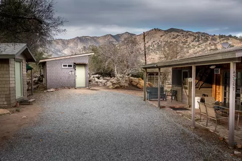 Exterior - 43307 Sierra Dr, Three Rivers, CA 93271 photo 6 of 13