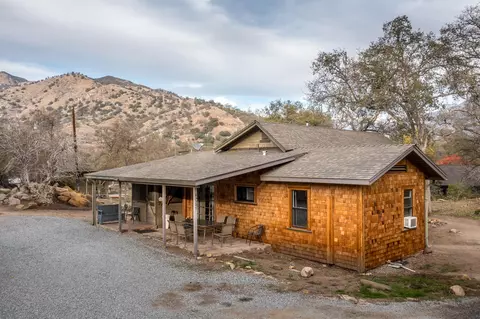 Exterior - 43307 Sierra Dr, Three Rivers, CA 93271 photo 2 of 13