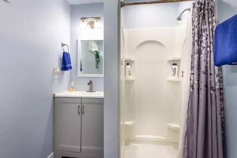Bath - 43307 Sierra Dr, Three Rivers, CA 93271 photo 2 of 2