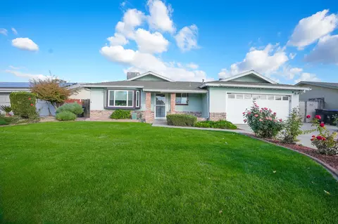 2922 S Linda Vista St, Visalia, CA 93277