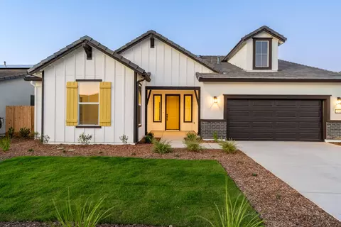 2936 Crystal Downs Ave, Tulare, CA 93274