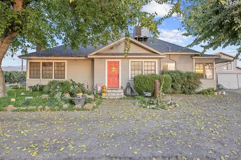 589 E List Ave, Exeter, CA 93221
