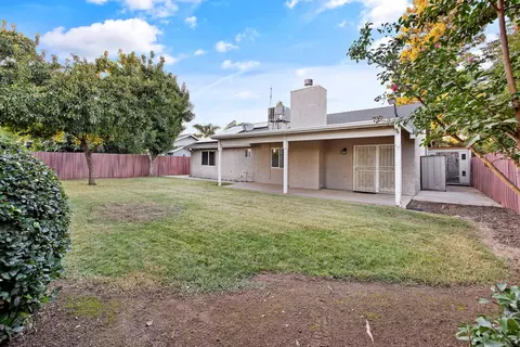 Exterior - 1482 Betty St, Exeter, CA 93221 photo 7 of 10