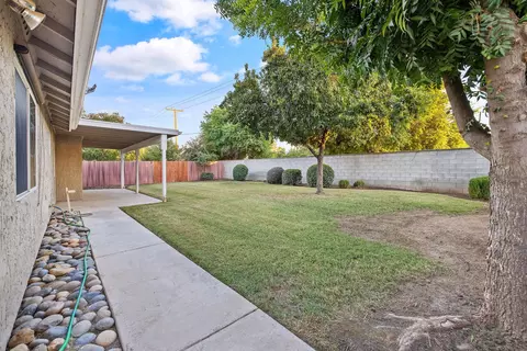 Exterior - 1482 Betty St, Exeter, CA 93221 photo 9 of 10
