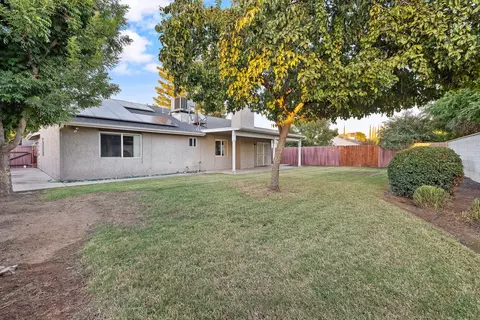 Exterior - 1482 Betty St, Exeter, CA 93221 photo 8 of 10