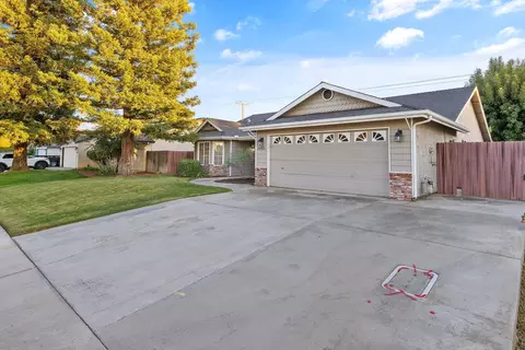 Exterior - 1482 Betty St, Exeter, CA 93221 photo 3 of 10