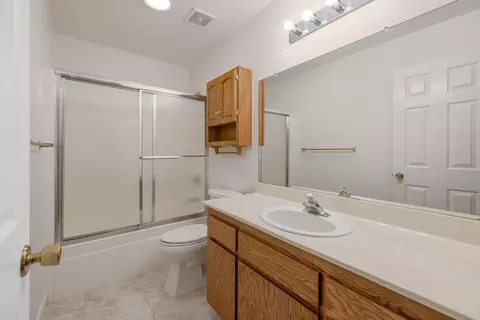 Bath - 1482 Betty St, Exeter, CA 93221 photo 1 of 2