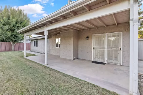 Exterior - 1482 Betty St, Exeter, CA 93221 photo 6 of 10