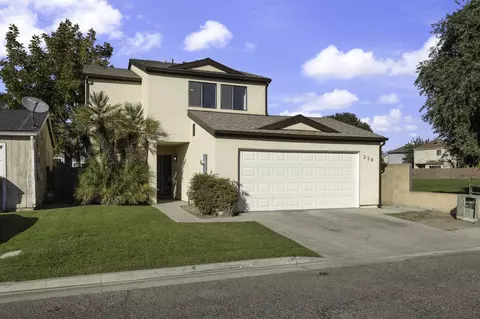 Exterior - 228 E Harold Ct, Visalia, CA 93291 photo 4 of 11