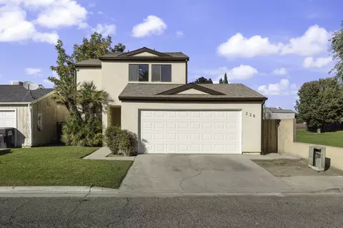 Exterior - 228 E Harold Ct, Visalia, CA 93291 photo 3 of 11