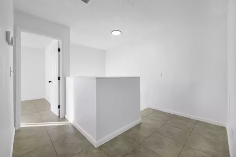 Entry Way - 228 E Harold Ct, Visalia, CA 93291 photo 6 of 9
