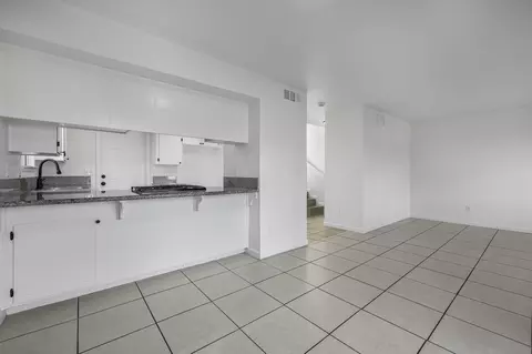 Living - 228 E Harold Ct, Visalia, CA 93291 photo 2 of 4