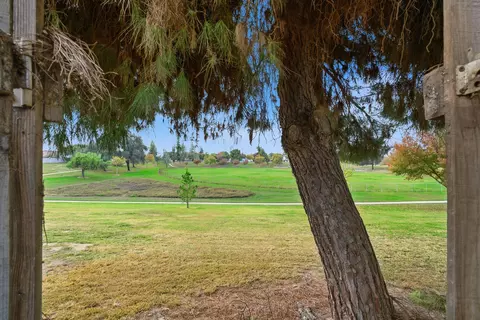 Exterior - 1692 Maple Ct, Tulare, CA 93274 photo 9 of 10