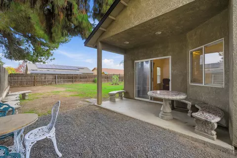 Exterior - 1692 Maple Ct, Tulare, CA 93274 photo 4 of 10