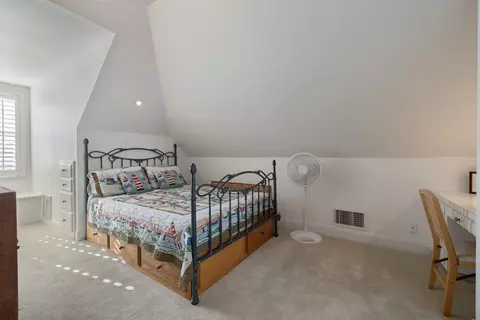 Bedroom - 250 E Chestnut Ct, Visalia, CA 93292 photo 3 of 5