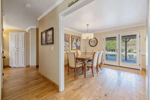 Entry Way - 250 E Chestnut Ct, Visalia, CA 93292 photo 2 of 8