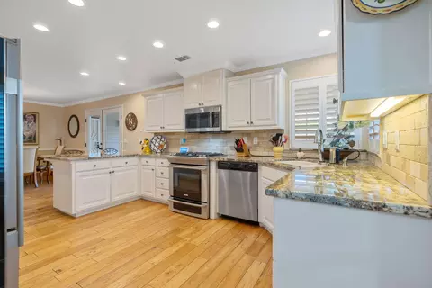 Kitchen - 250 E Chestnut Ct, Visalia, CA 93292 photo 4 of 4