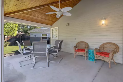 Exterior - 250 E Chestnut Ct, Visalia, CA 93292 photo 7 of 19