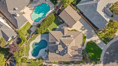 View/Area - 250 E Chestnut Ct, Visalia, CA 93292 photo 1 of 3