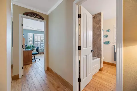Entry Way - 250 E Chestnut Ct, Visalia, CA 93292 photo 6 of 8