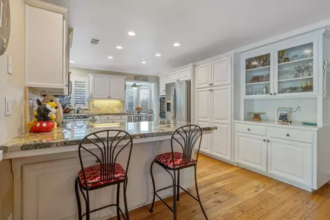 Kitchen - 250 E Chestnut Ct, Visalia, CA 93292 photo 1 of 4