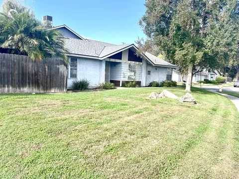 1441 E Sunnyview Ave, Visalia, CA 93292