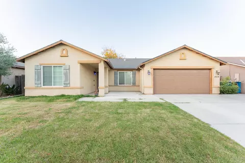 1914 Amarone Ave, Tulare, CA 93274