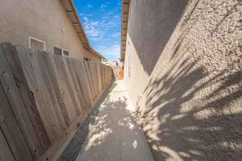 Entry Way - 1961 Stagecoach Pl, Tulare, CA 93274 photo 1 of 1
