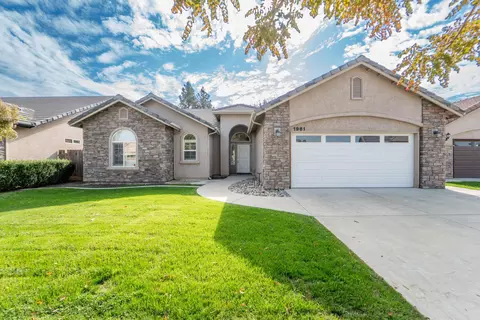 1961 Stagecoach Pl, Tulare, CA 93274