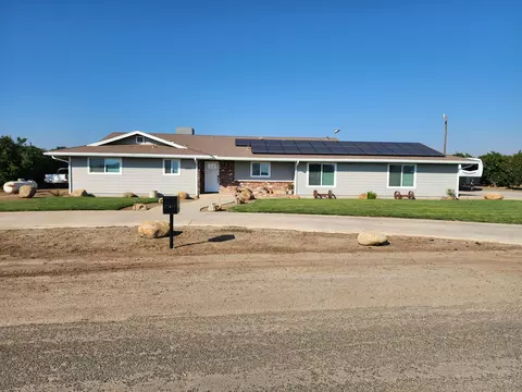 25386 78 Ave, Terra Bella, CA 93270