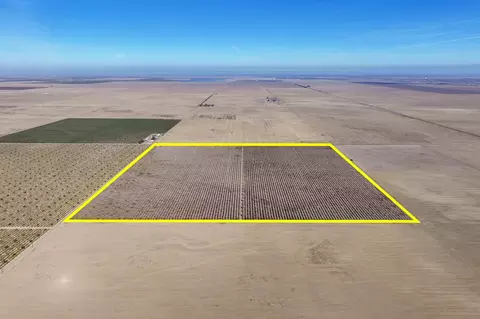33571 W Adams Ave, Mendota, CA 93640