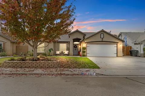 2217 S Virmargo St, Visalia, CA 93292