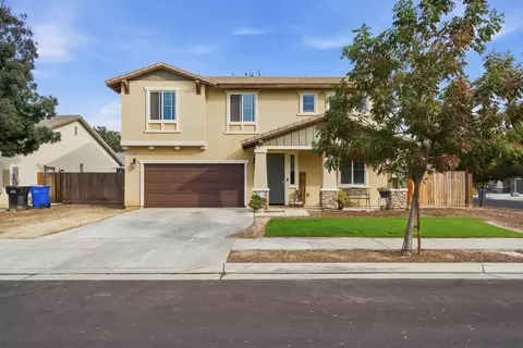 1056 Pebble Dr, Lemoore, CA 93245