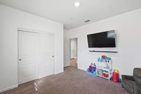 1056 Pebble Dr, Lemoore, CA 93245 photo 6