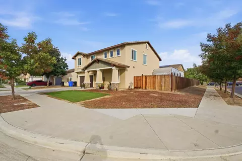 1056 Pebble Dr, Lemoore, CA 93245 photo 2