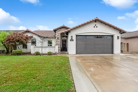 2007 E Walnut Ave, Tulare, CA 93274