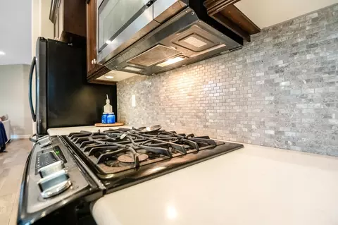 Kitchen - 2007 E Walnut Ave, Tulare, CA 93274 photo 9 of 9