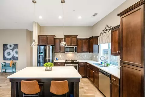 Kitchen - 2007 E Walnut Ave, Tulare, CA 93274 photo 5 of 9