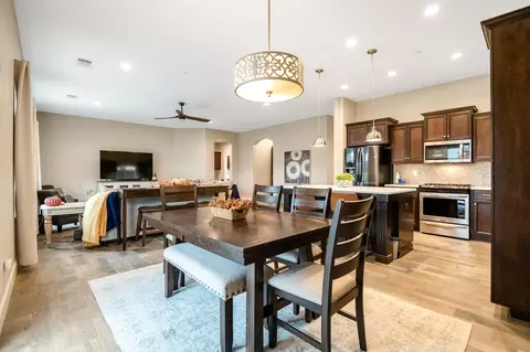 Dining - 2007 E Walnut Ave, Tulare, CA 93274 photo 2 of 2