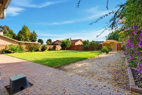 Exterior - 1315 E Vine Ct, Visalia, CA 93292 photo 6 of 8