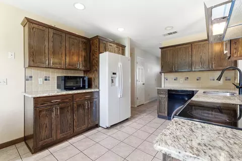 Kitchen - 1315 E Vine Ct, Visalia, CA 93292 photo 3 of 3