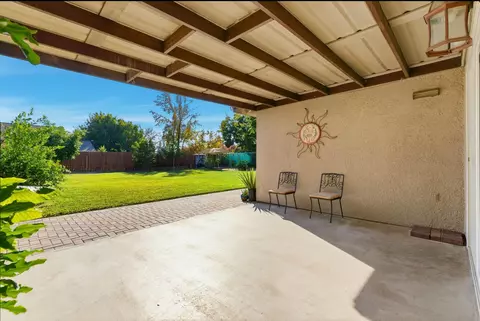 Exterior - 1315 E Vine Ct, Visalia, CA 93292 photo 5 of 8