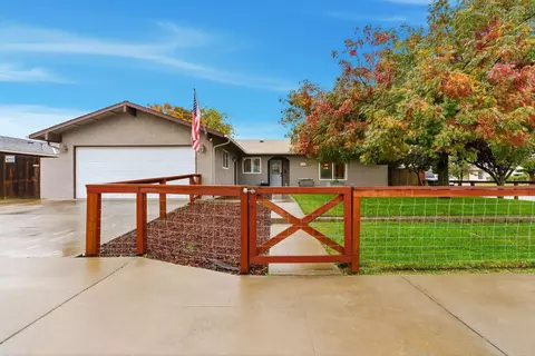 1438 Indianapolis Ave, Clovis, CA 93611