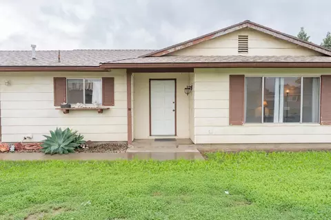 2035 E Kern Ave, Tulare, CA 93274