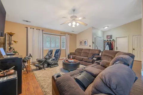 4038 E Sue Ave, Visalia, CA 93292 photo 8