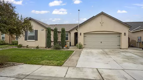 1359 E Donnybrook Pl, Hanford, CA 93230