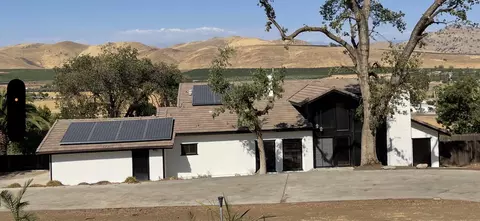 1112 N Scenic Dr, Porterville, CA 93257