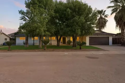 770 N Acacia St, Woodlake, CA 93286