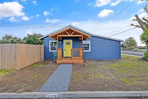 1175 W Maple St, Exeter, CA 93221