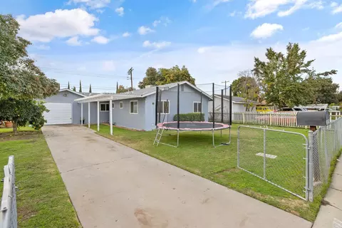 1029 N Gowdy St, Visalia, CA 93292